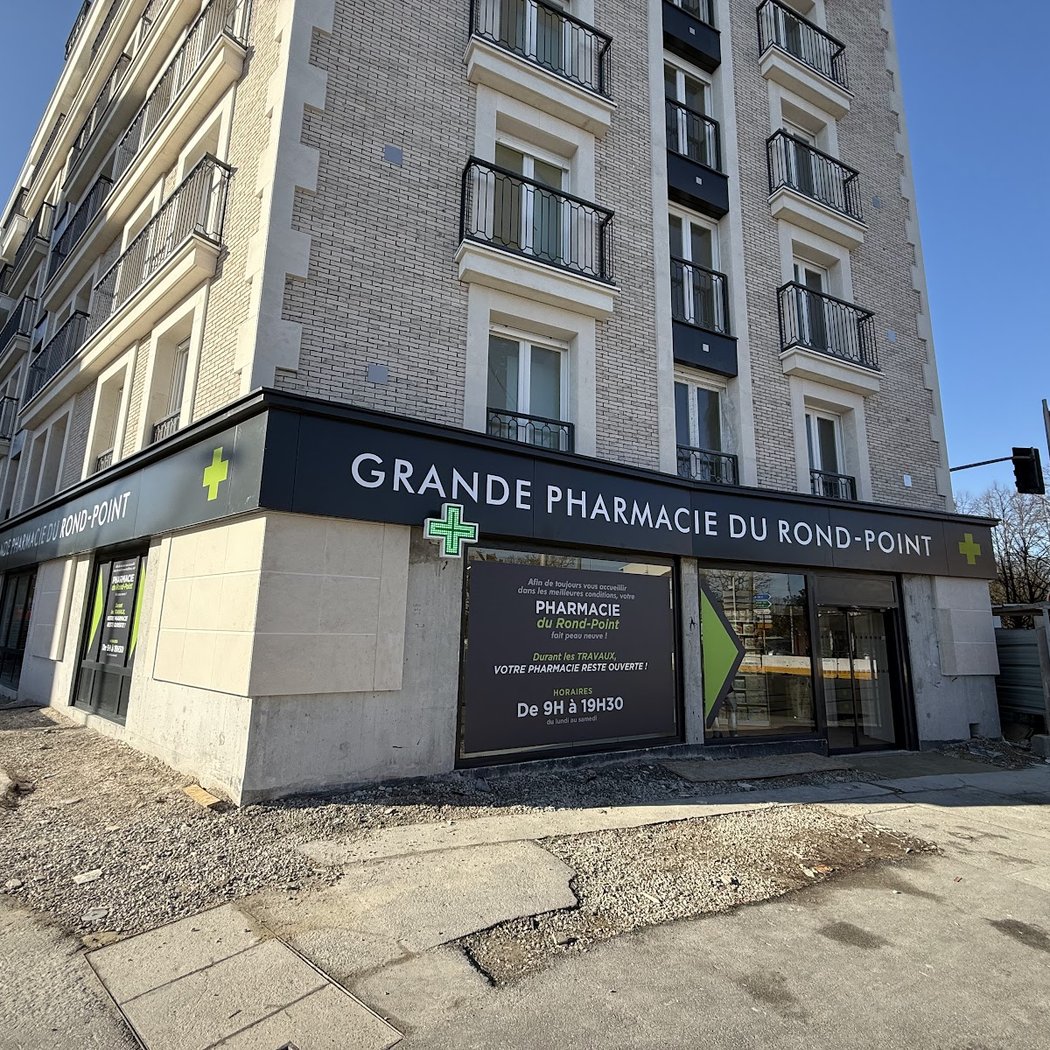 Grande Pharmacie du Rond Point / ️ Parking disponible 1